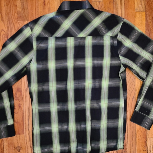 Shirt - Picture 3 of 4